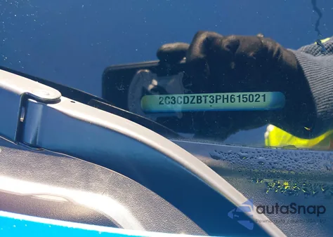 2023 Dodge Challenger R/T из США, поврежденный, VIN 2C3CDZBT3PH615021